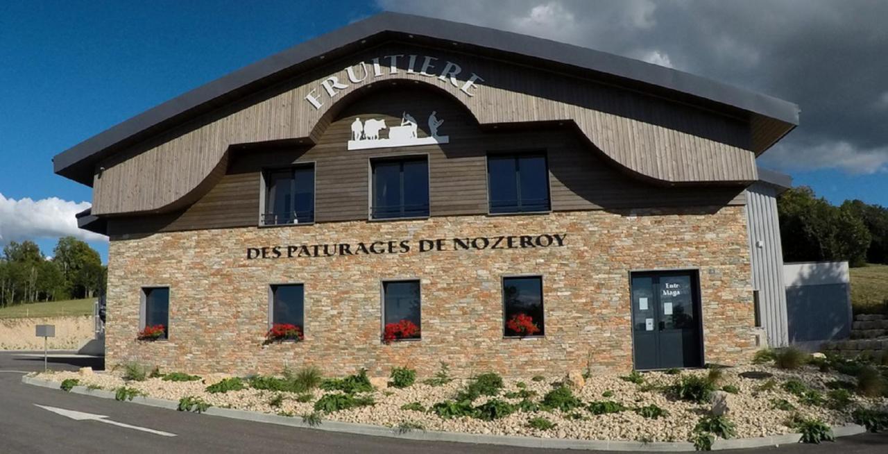Hotel Les Remparts Nozeroy Eksteriør billede